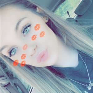 Meet your Posher, Alecia